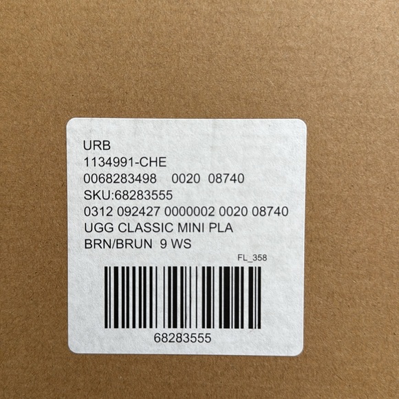 NIB Classic Mini Platform UGG - Picture 9 of 9